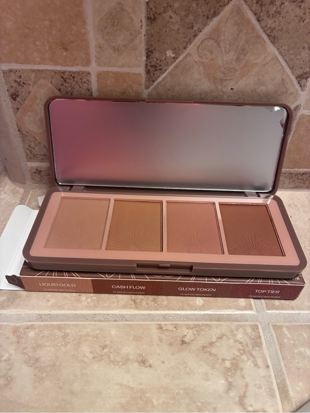 Pinky B Beauty Hot Commodity Bronzer Palette 4 Shades Liquid Gold Cash Flow
